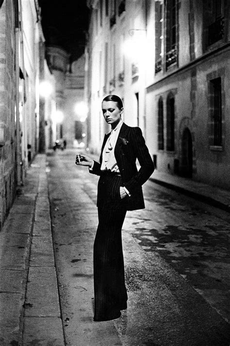 LE SMOKING BY HELMUT NEWTON 